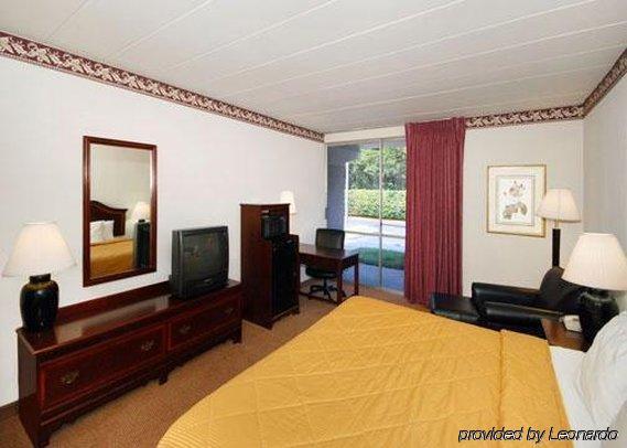 Quality Inn North Yellow Tavern Room photo
